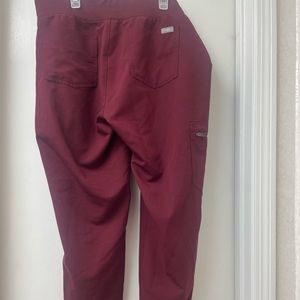 Figs Medium Petite Zamora